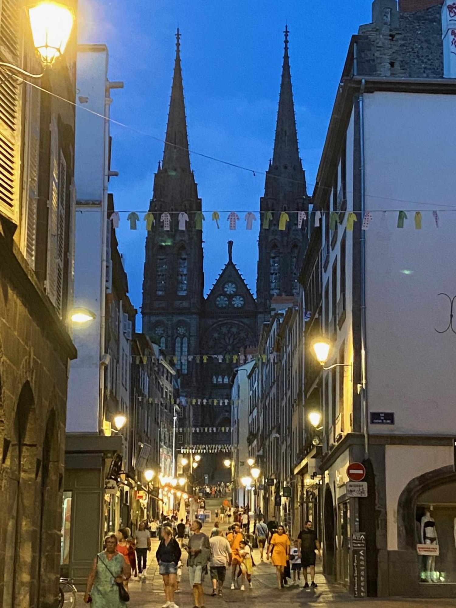 Parking Prive Gratuit, Balcon, 2 Chambres Clermont-Ferrand Buitenkant foto