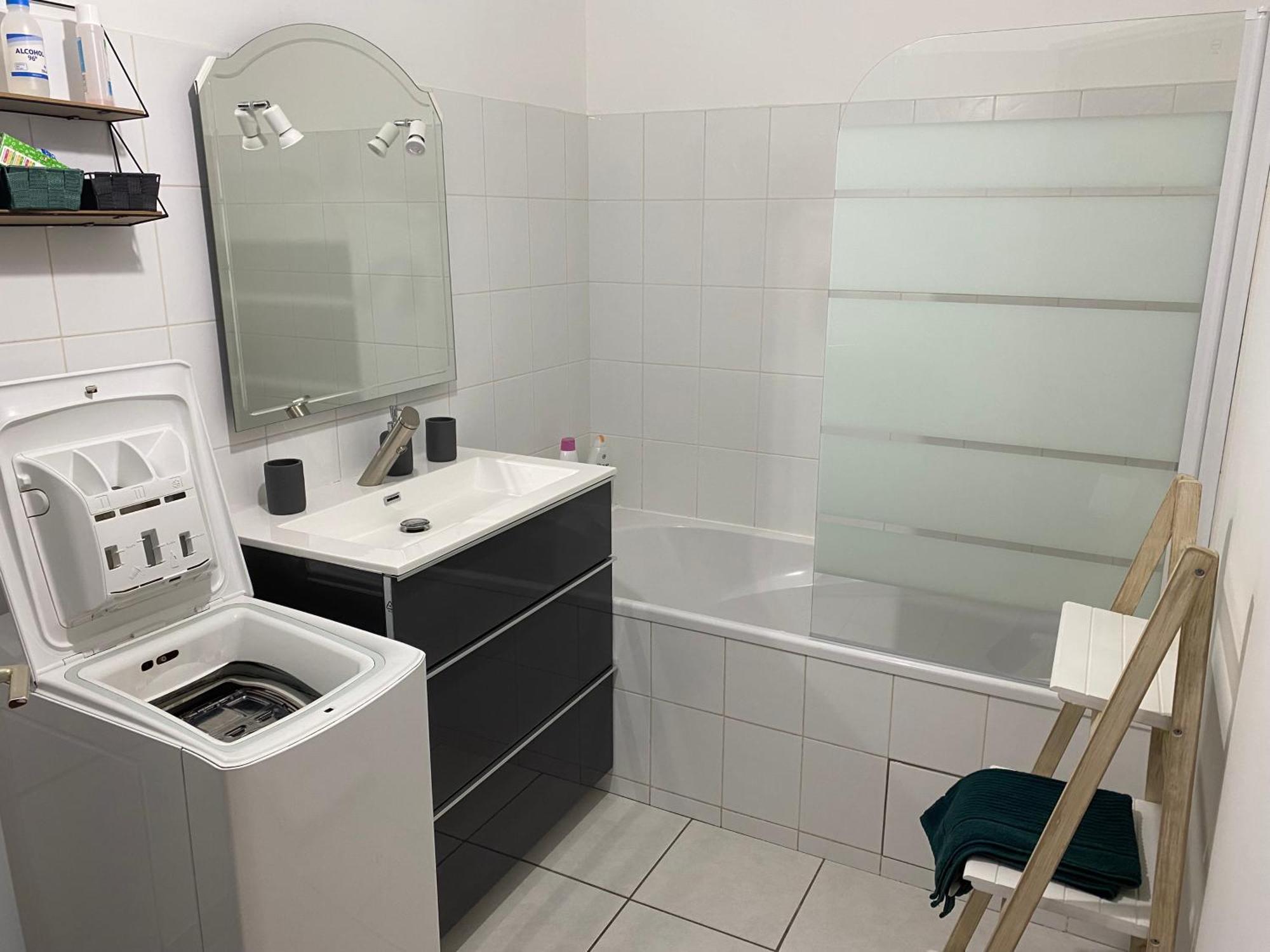 Parking Prive Gratuit, Balcon, 2 Chambres Clermont-Ferrand Buitenkant foto