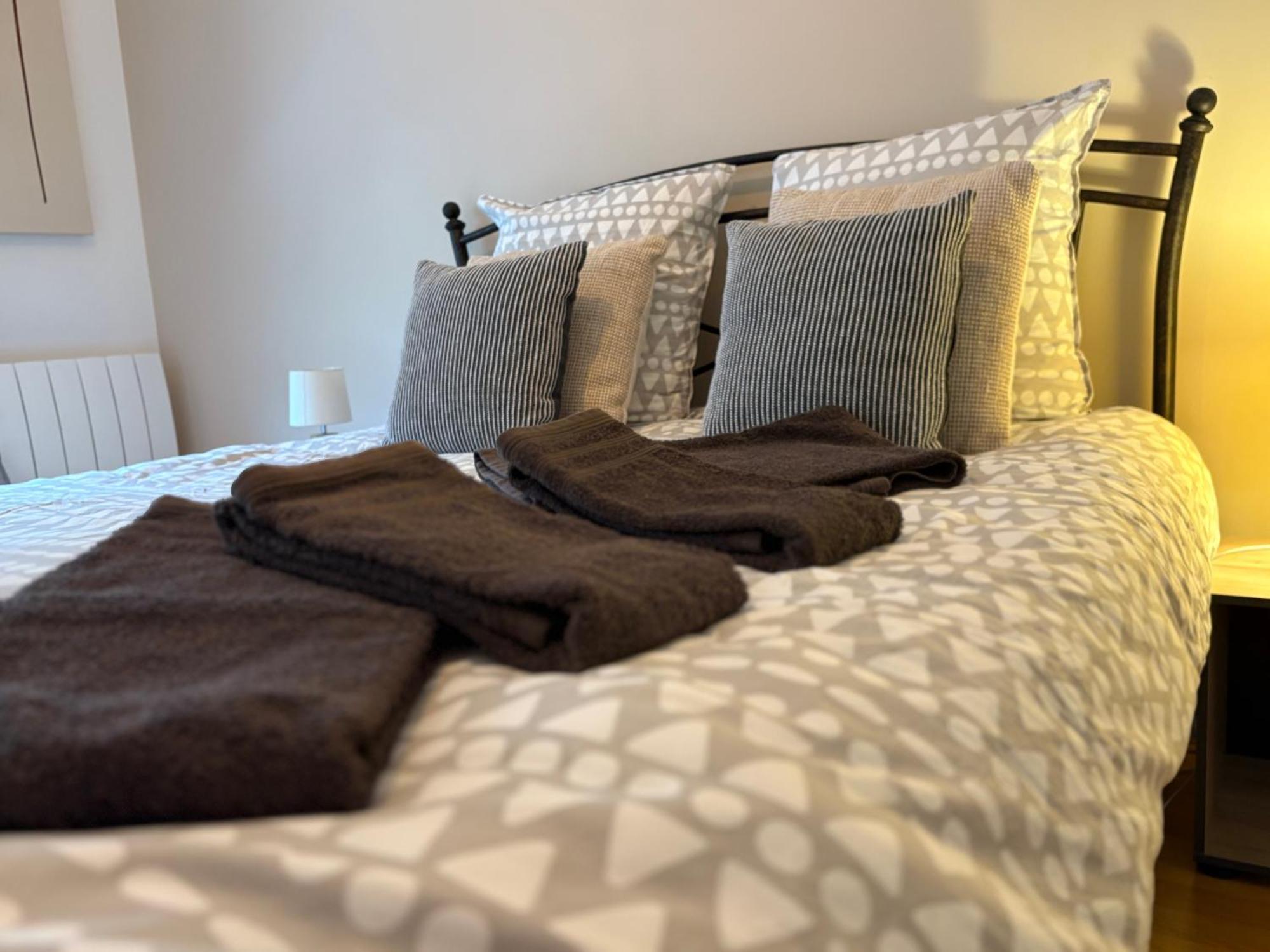 Parking Prive Gratuit, Balcon, 2 Chambres Clermont-Ferrand Buitenkant foto