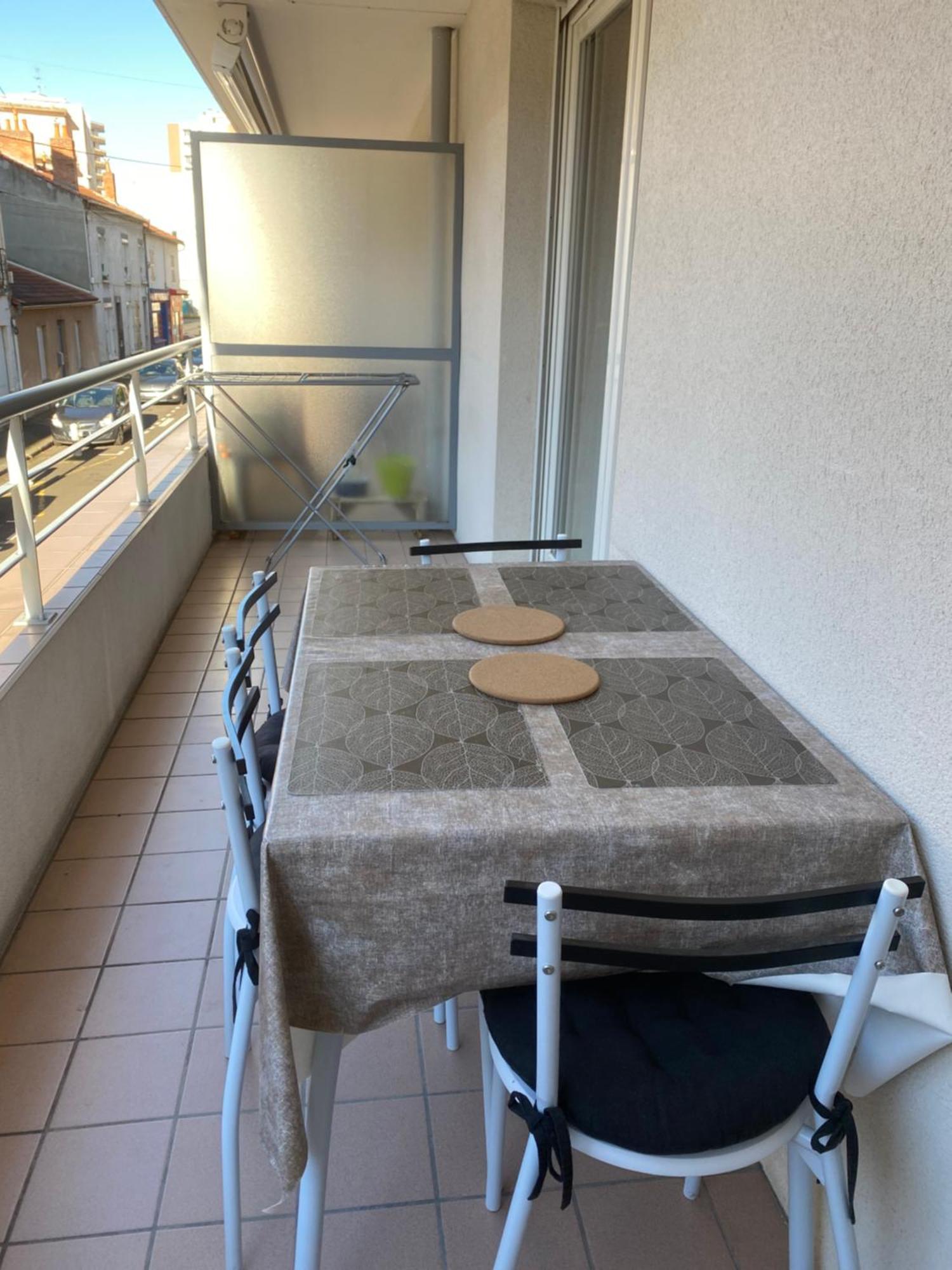 Parking Prive Gratuit, Balcon, 2 Chambres Clermont-Ferrand Buitenkant foto